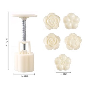 <span class=keywords><strong>Grand</strong></span> <span class=keywords><strong>moule</strong></span> <span class=keywords><strong>à</strong></span> main en plastique de 50g pour la cuisson de gâteaux de lune, emballé dans un sac OPP - Product Image 4