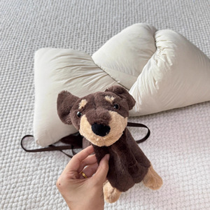 UK JE Alto Dachshund Peluche Super Douce en Polyester, Jouet de Mariage à Lancer, Poupée avec Rembourrage en Coton PP, Vente en Gros Réfléchie - Product Image 3