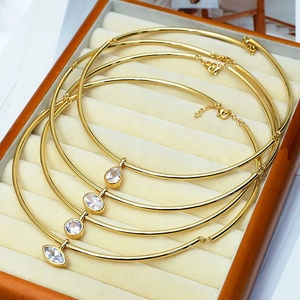 Collier ras du cou de luxe tendance en laiton plaqué or 18 carats avec pendentif en cristal taillé et facetté, bijou pour femme, cadeau - Product Image 2