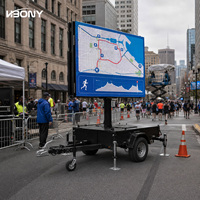Remorque publicitaire mobile à LED à vendre, écran publicitaire extérieur pliable avec élévateur hydraulique pour événements sportifs et roadshows