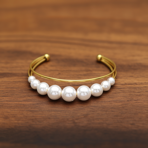 Brazalete de Moda en Acero Inoxidable 316L con Baño de Oro PVD y Perlas, Joyería para Mujer - Product Image 3