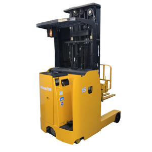 Chariots élévateurs d'occasion Komatsu 1,5 tonne, chariot élévateur électrique pour espaces restreints, état neuf, prix avantageux, chargeur de batterie inclus - Product Image 1