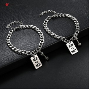 Pulsera <span class=keywords><strong>de</strong></span> corazón <span class=keywords><strong>de</strong></span> eslabones cubanos PVD <span class=keywords><strong>de</strong></span> acero inoxidable <span class=keywords><strong>de</strong></span> estilo clásico personalizado "I Miss You" pulsera <span class=keywords><strong>de</strong></span> pareja <span class=keywords><strong>de</strong></span> plata grabada - Product Image 2