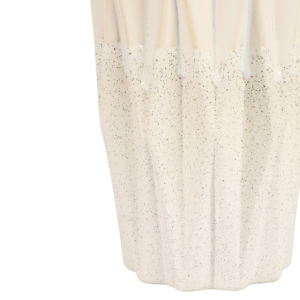 Vaso in ceramica alto con texture verticale a pieghe per l'arredamento del soggiorno - Product Image 4
