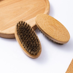 Brocha de afeitar y barba para hombres de marca privada con cerdas de jabalí y mango de madera de bambú de 11cm para viajes para hombres - Product Image 2