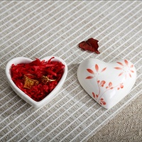 Nordique écologique en forme de coeur en céramique boîte à bijoux pot de stockage à la main fille populaire mignon bureau cadeau chambre décoration ornement