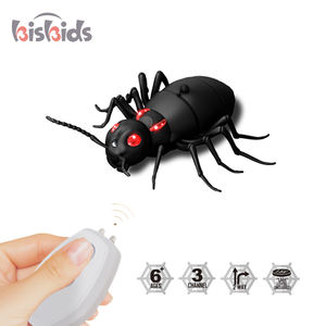 रिमोट कंट्रोल स्पाइडर यथार्थवादी डरावना शरारत खिलौने आर सी के लिए अवरक्त इलेक्ट्रॉनिक मकड़ी पार्टी या हेलोवीन मजाक उपहार बच्चों के लिए - Product Image 2