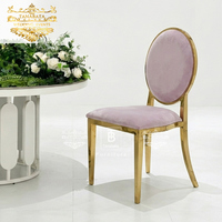 Chaise de banquet de luxe empilable en acier inoxydable doré et velours noir pour événements, mariages, fêtes et hôtels – Fournisseur d'équipements événementiels
