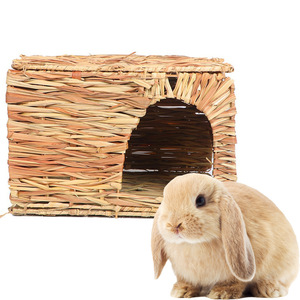 บ้านกระต่ายทรงสี่เหลี่ยมขนาดกลาง ทำจากหญ้าฮิบิสคัส ทอมือ สำหรับหนูตะเภาและชินชิล่า - Product Image 1