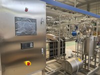 Petite pasteurisation HTST de lait et yaourt 1000L/H, automatique, contrôlée par PLC, haute précision, économe en énergie, hygiénique, en acier inoxydable de qualité alimentaire