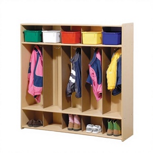 Armario Moderno Comercial para Guardería, Organizador de Guardarropa de Madera Ecológica de 5 Compartimentos para Niños - Product Image 1