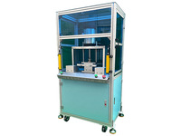 Machine de boxe semi-automatique pour l'emballage de consommables de laboratoire