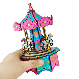Boîte à musique carrousel en bois <span class=keywords><strong>3D</strong></span> et cadeau de fête - Artisanat en bois fait à la main avec un design de <span class=keywords><strong>puzzle</strong></span> <span class=keywords><strong>3D</strong></span> pour une présentation décorative - Product Image 1