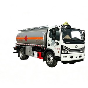 Camion-citerne à prix compétitif à vendre, capacité 5m³-8m³, citerne hexagonale pour le transport de diesel et d'essence - Product Image 1