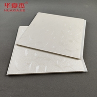 Panneaux muraux et de plafond en PVC modernes de luxe, ignifuges et résistants à l'humidité, surface stratifiée, garantie 5 ans, décoration intérieure