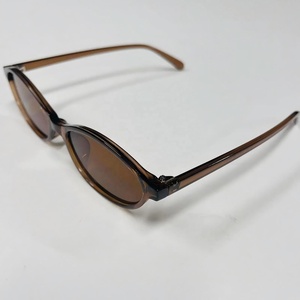 Gafas de Sol Ovaladas Vintage de Material PC con Protección UV400, Certificación CE, Mayor Comodidad y Protección para los Ojos Contra el Reflejo Intenso del Viento y el Agua - Product Image 2