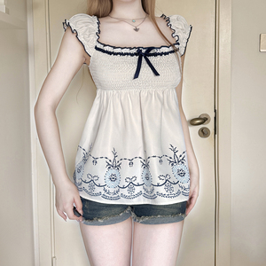 T-shirt vintage Y2K imprimé color block à col carré, nœud sur le devant, taille haute, coupe ajustée - Product Image 5