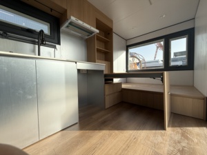 Solution de villégiature écologique : Pod spatial en acier autoportant, alimenté à l'énergie solaire et résistant au feu, suite d'hôtes modulaire étanche, cabane hors réseau - Product Image 5