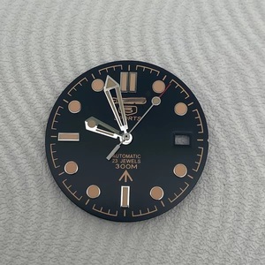 Pièces de montre, cadran noir à motif ondulé de 31 mm, vert lumineux, compatible avec le mouvement NH35 - Product Image 2
