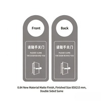 Étiquettes suspendues personnalisées en PVC pour porte, impression recto-verso, panneaux d'avertissement bilingues « Nettoyage en cours »