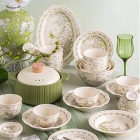 Ensemble de vaisselle en céramique de luxe, couleur jaune vert crème, fleurs, assiette et bol, hôtel, restaurant, ménage, pâtes, steak, porcelaine