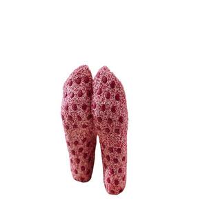 Chaussettes de sol antidérapantes en silicone taille unique automne/hiver avec motif brodé, chaussettes bateau en polaire corail clair pour le yoga - Product Image 6