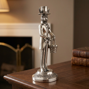 Bougeoir en métal de style gentleman lapin en laiton AK en argent fini antique à bas prix pour la décoration intérieure/décor de festival - Product Image 1