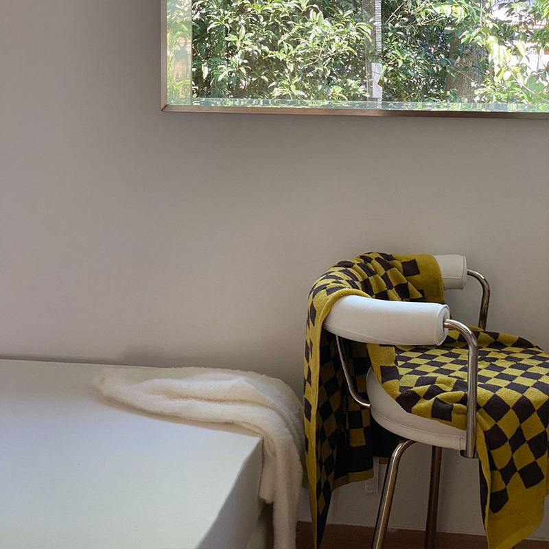 สีเหลือง