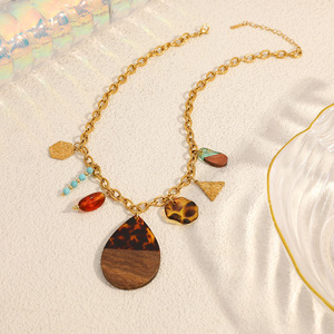 สร้อยคอสแตนเลสสตีลสไตล์ยุโรปอเมริกัน ลายเสือดาวรูปหยดน้ำ ประดับลูกปัด ชุบทอง 18k เครื่องประดับแฟชั่นสไตล์เรโทร - Product Image 4