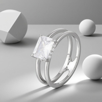 Bagues en argent simples Bague incrustée de zircon blanc à la mode pour femmes peut être personnalisée avec un anneau de moissanite