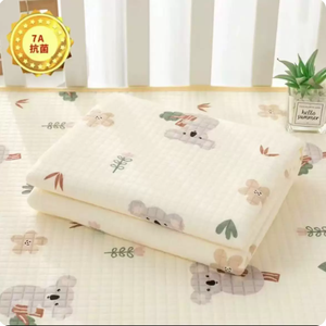 Alfombrilla de Pañales Amarilla de Alta Calidad, Suave al Tacto, con Logotipo Personalizado, Portátil, de Tamaño Pequeño - Product Image 2