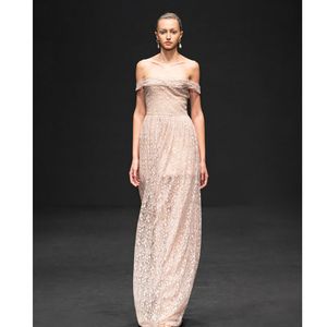 Vestido informal de la marca Whiteant en Vietnam, vestido elegante para mujer, vestido acampanado con hombros descubiertos, ropa de moda para mujer - Product Image 1