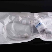 Tube d'extension pour perfusion intraveineuse à haute transparence avec régulateur de débit pour usage hospitalier