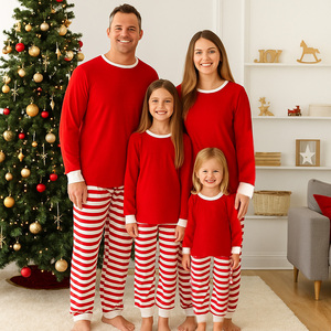 Pigiami Natalizi 2025 in Cotone e Spandex, Set Famiglia a Righe Rosa e Verdi per Ragazze, Ragazzi, Bambini e Neonati, 2 Pezzi, Coordinati Mamma e Papà - Product Image 3
