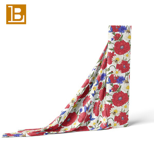 Tessuto di Cotone con Stampa Digitale Floreale BILU al Metro per Materiali di Abbigliamento per Bambini - Product Image 2