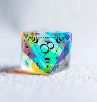 Donjons et Dragons D20 logo personnalisé, jeu de dés en verre de pierre précieuse arc-en-ciel