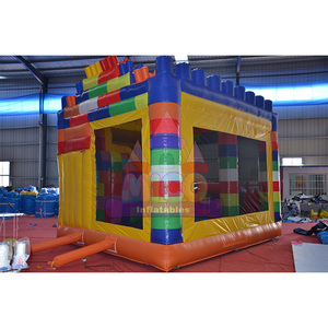 Château gonflable personnalisé en blocs de construction, thème briques, pour agences de planification d'événements et entreprises - Product Image 3