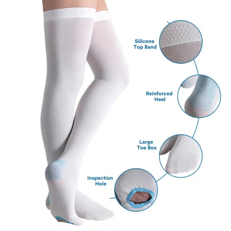 Elegante medias altas de PVC en muchos diseños atractivos: