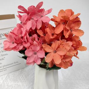 باقة زهور الهيدرانجيا الحريرية الاصطناعية بالجملة من SEASON لتزيين المنزل والطاولات شجيرة هيدرانجيا حمراء - Product Image 4