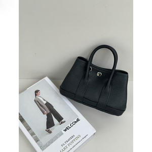 Sac de poitrine de sport en cuir véritable tendance, fermeture éclair, protection RFID, design durable, minimaliste, usage quotidien, sac de voyage - Product Image 5