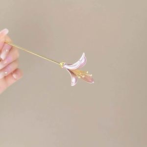 Pasador de Pelo Lirio Morado, Horquilla Floral, Pinza de Pelo Elegante con Flor, Adorno Minimalista para el Cabello de Novia, Joyería para el Pelo de Mujer - Product Image 6