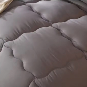 Dày chần thân thiện với môi Cổ Điển Vua Kích thước <span class=keywords><strong>Comforter</strong></span> mềm rất ấm áp mùa thu chăn màu xám trắng nhà máy bán buôn - Product Image 3