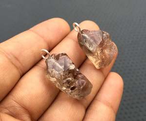 Colgante de Plata de Ley 92.5 de Alta Calidad con Cuarzo Ahumado Natural Hecho a Mano, Gema en Bruto Sin Tratar, Diseño Cristiano - Product Image 3