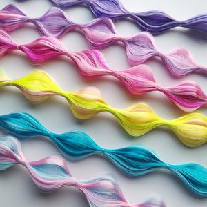 Lot de 6 extensions de queue de cheval à bulles colorées de 16 pouces pour filles, tresses bouffantes ombrées avec élastiques, accessoires de cheveux amusants pour les fêtes - Product Image 5