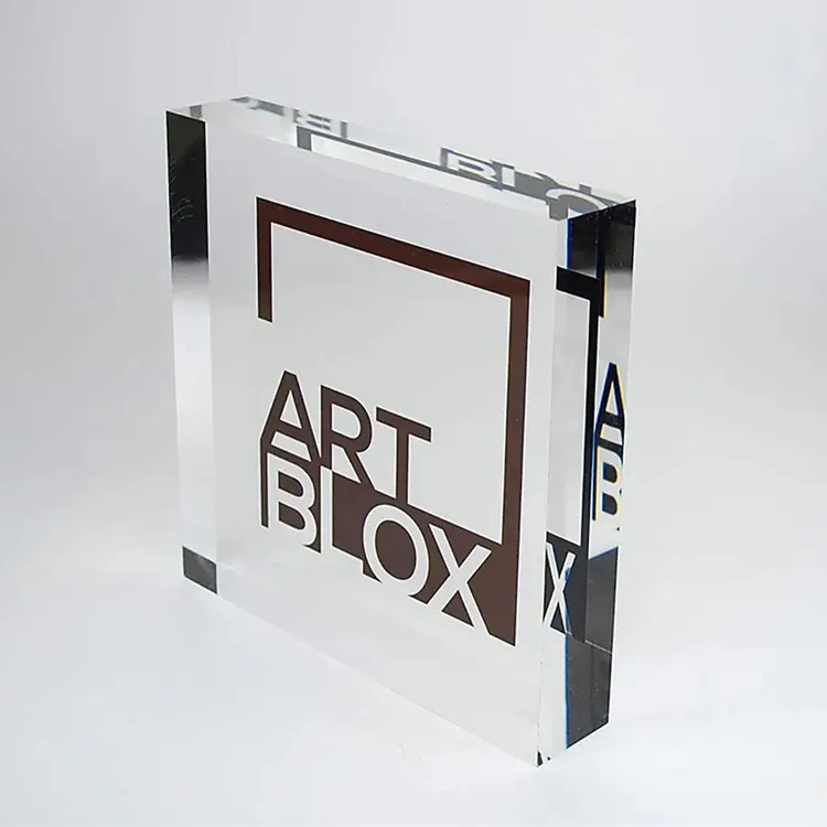 Imprimé sur un bloc d'affichage de bureau en acrylique transparent de qualité supérieure Bloc de nom de concepteur unique pour accessoires de bureau