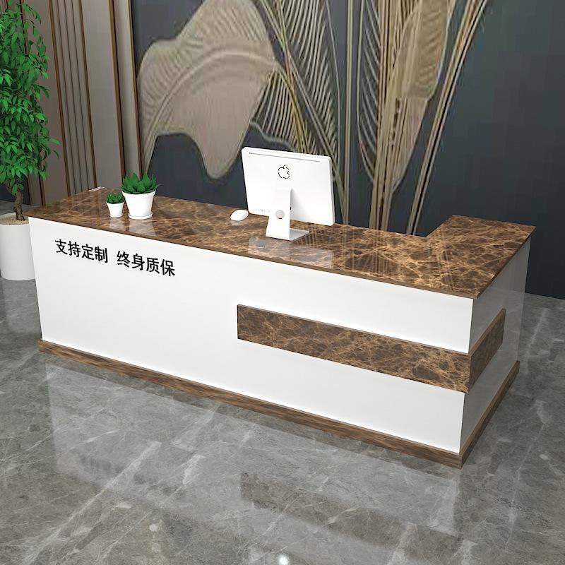 Peint en blanc avec la pierre de café virage à gauche (remarques de virage à droite)