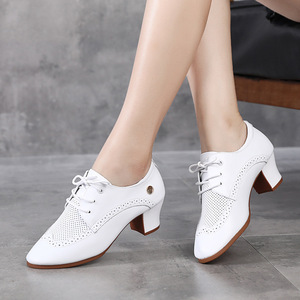 Scarpe da donna da ballo latino con tacco grosso - Product Image 5