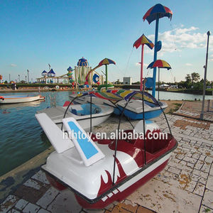 Pedalò a Forma di Astronave per 2 Persone - Attrezzatura per Giochi d'Acqua in Vendita - Product Image 6