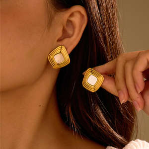 Женские серьги-гвоздики из нержавеющей стали - Product Image 2