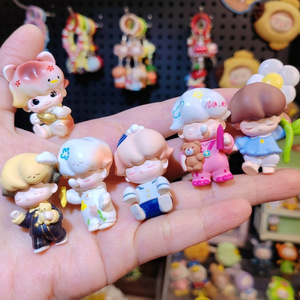 Muñecas de PVC personalizables Dimoo Dreamland Beyond Cute DIY - Agujeros perforados para llaveros y correas de teléfono, juguetes de maternidad de moda - Product Image 3